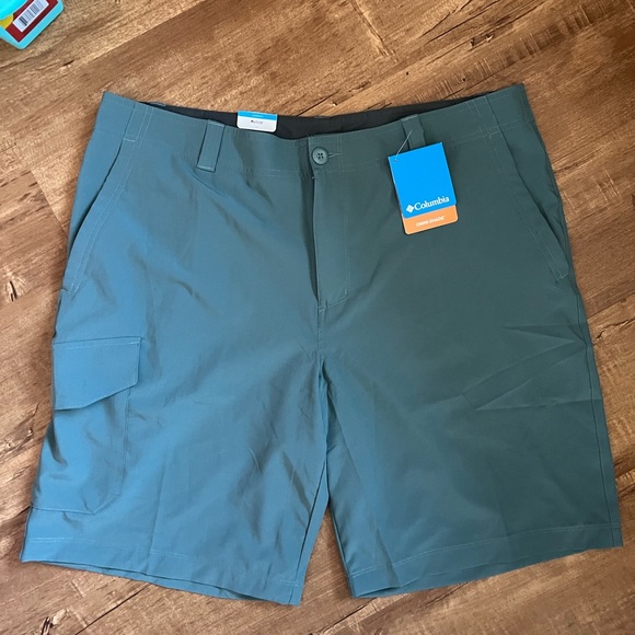 Columbia Omni Shade shorts size 38 - Picture 1 of 4